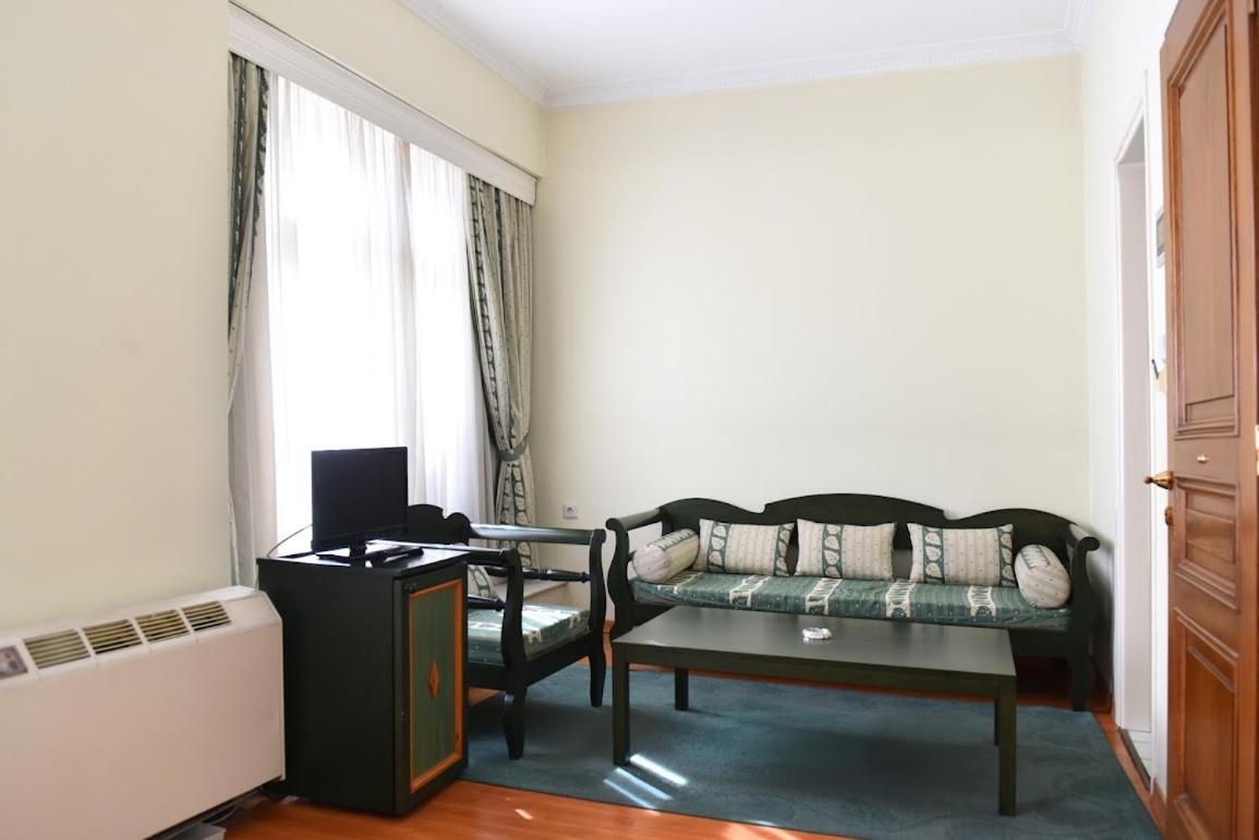 Aiolis Hotel Костур Екстериор снимка