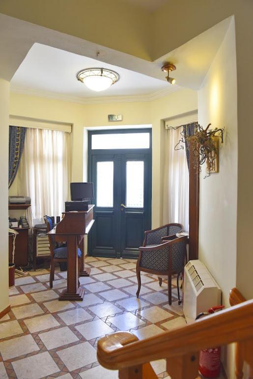 Aiolis Hotel Костур Екстериор снимка
