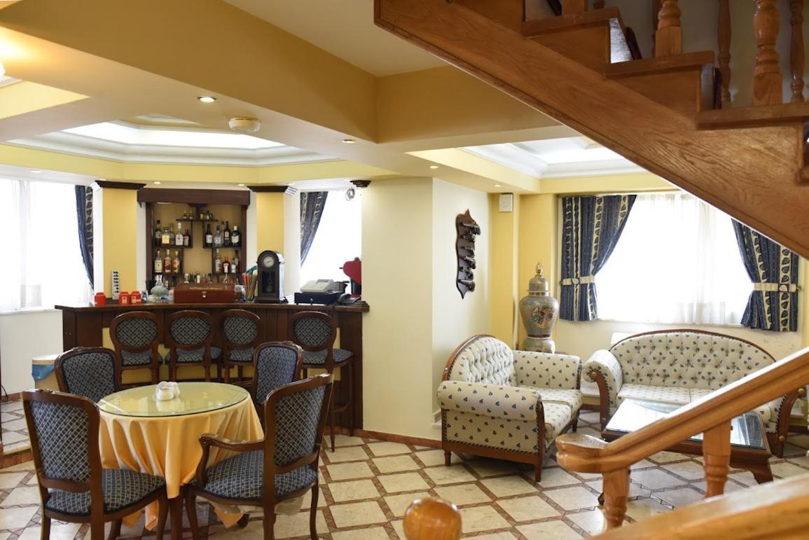 Aiolis Hotel Костур Екстериор снимка