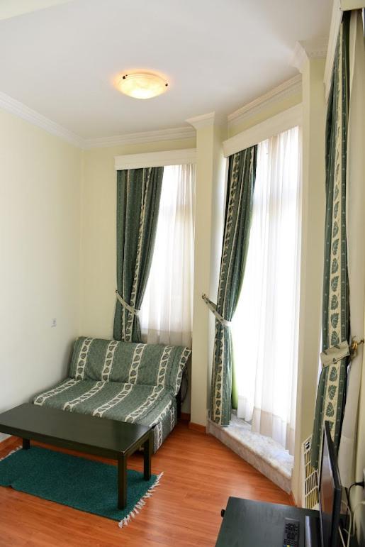 Aiolis Hotel Костур Екстериор снимка